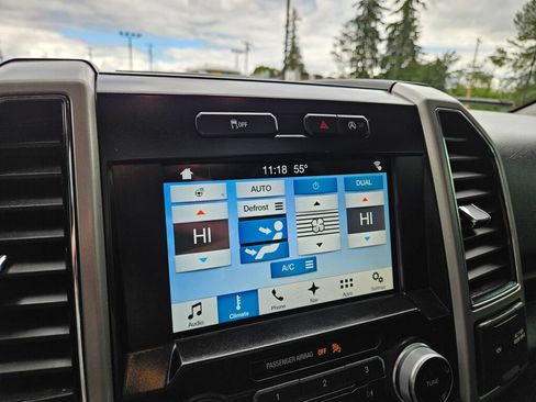 Used 2018 Ford F150 Lariat w/ Equipment Group 502A Luxury AWD/4WD image 24