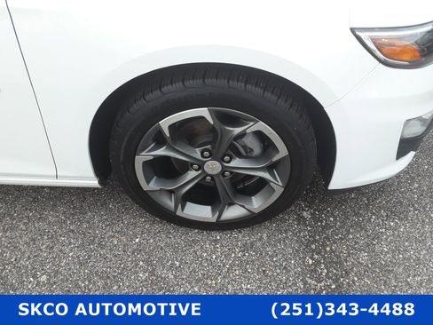 Used 2021 Chevrolet Malibu LT image 9