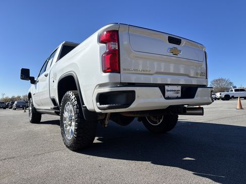 Used 2022 Chevrolet Silverado 3500 High Country w/ Z71 Off-Road Package image 8