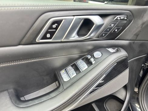 Used 2023 BMW X7 xDrive40i w/ M Sport Package AWD/4WD image 33