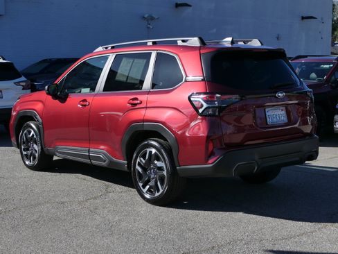 Certified 2025 Subaru Forester Limited image 3