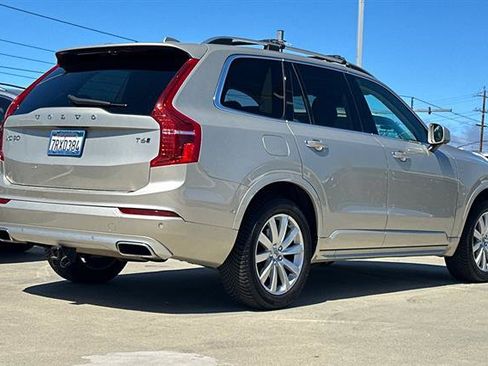 Used 2016 Volvo XC90 T6 Momentum w/ Momentum Plus Package AWD/4WD image 3