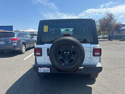 Used 2022 Jeep Wrangler Sport AWD/4WD image 6
