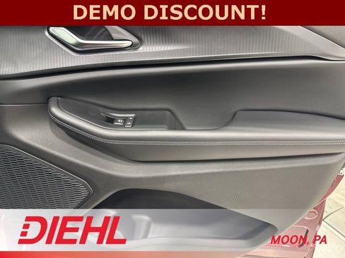 New 2025 Jeep Grand Cherokee Laredo X w/ Luxury Tech Group I image 15