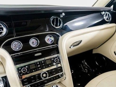 Used 2016 Bentley Mulsanne Speed image 44