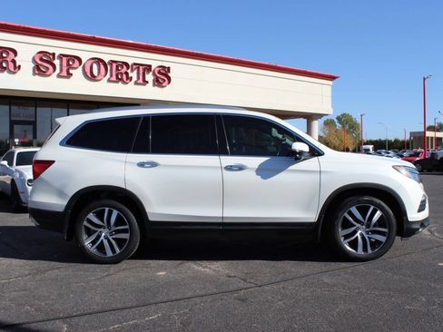 Used 2017 Honda Pilot Touring image 3
