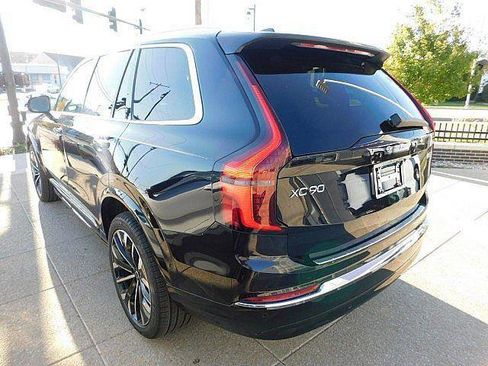 New 2026 Volvo XC90 B5 Plus w/ Protection Package AWD/4WD image 10