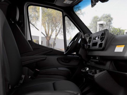 New 2025 Mercedes-Benz Sprinter 2500 image 17