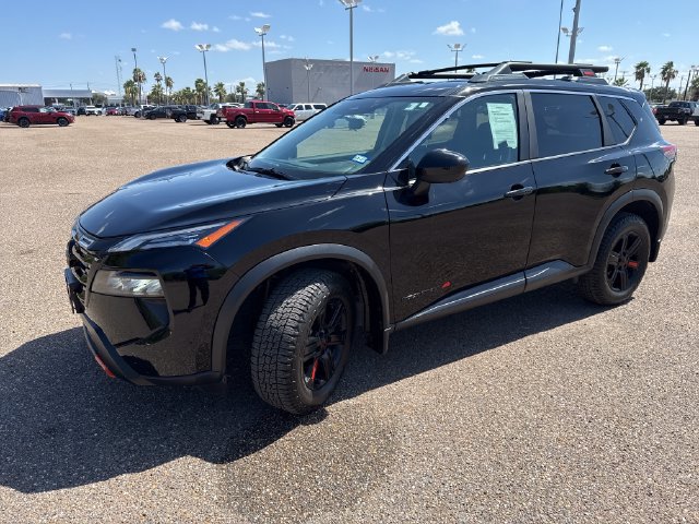 Used 2025 Nissan Rogue SV AWD/4WD image 3