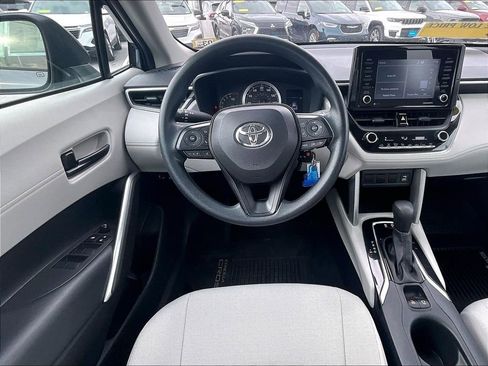 Used 2022 Toyota Corolla Cross L image 17