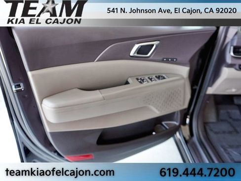 Certified 2025 Kia Carnival EX FWD image 23
