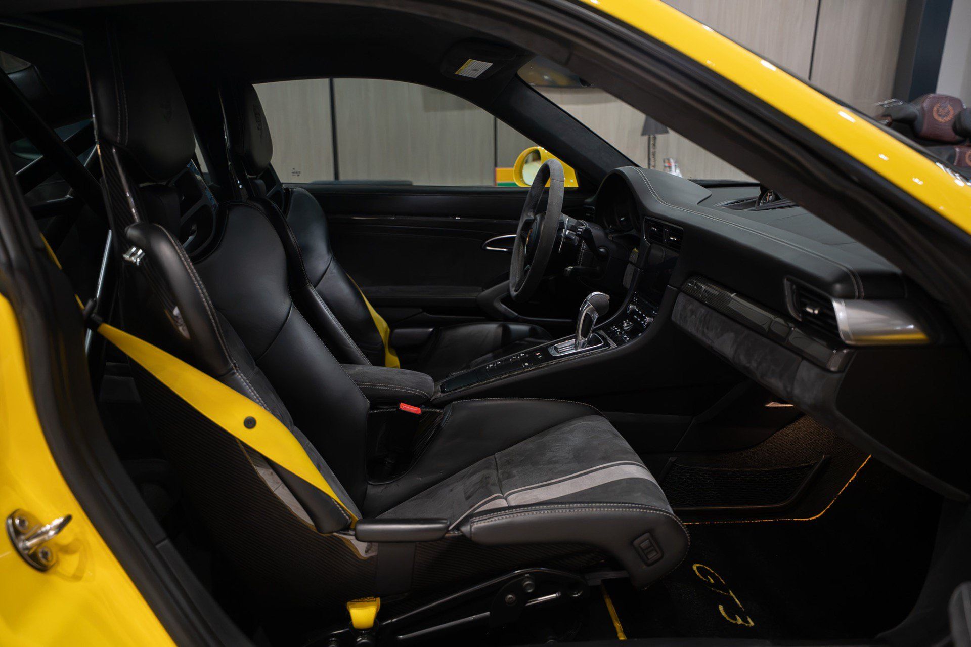 Used 2018 Porsche 911 GT3 RWD image 26