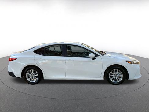 Used 2025 Toyota Camry LE image 8