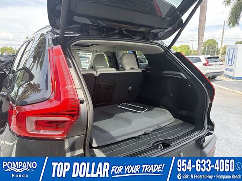 Used 2020 Volvo XC40 T5 Momentum w/ Protection Package Premier AWD/4WD image 30