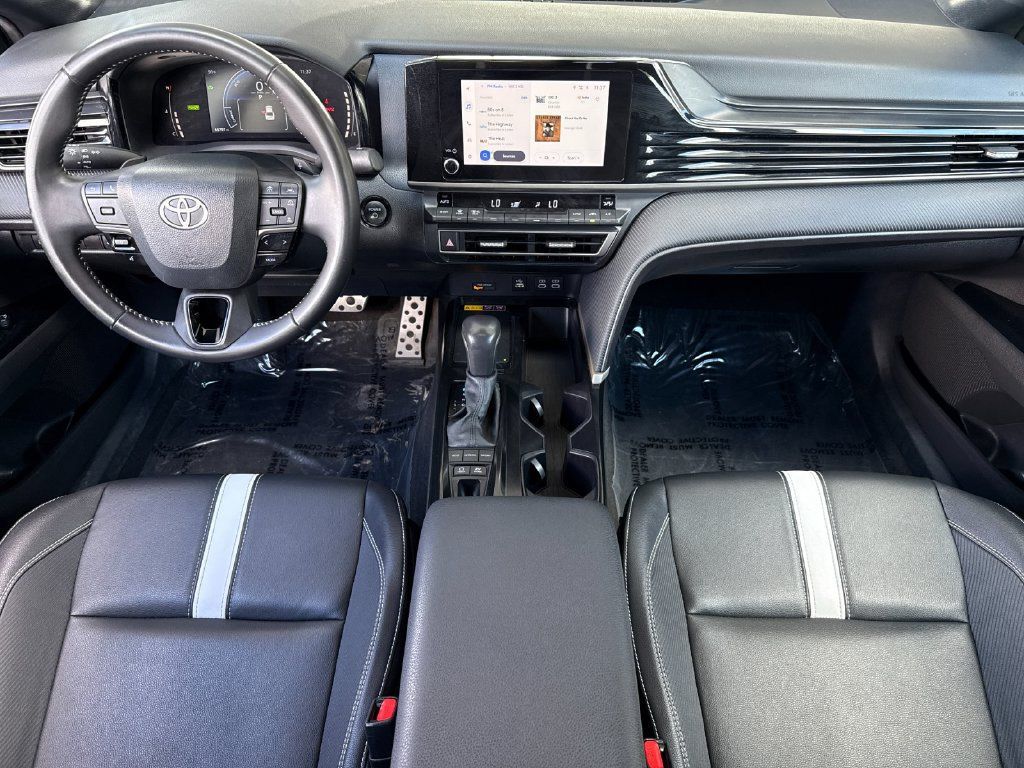 Used 2025 Toyota Camry SE FWD image 12