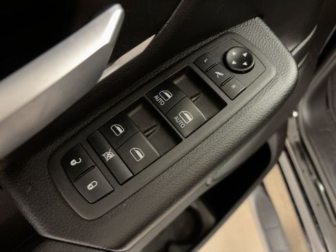 Used 2021 RAM 1500 Big Horn image 12