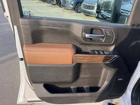 Used 2022 Chevrolet Silverado 3500 High Country image 12