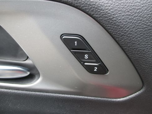 Used 2025 Chrysler Pacifica Select FWD image 14