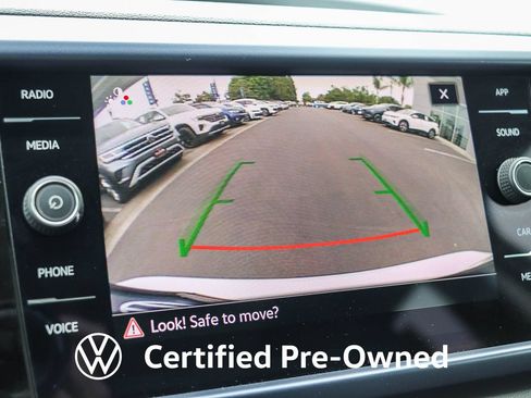 Used 2023 Volkswagen Taos SE w/ Panoramic Sunroof Package FWD image 26