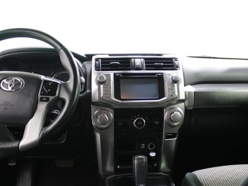 Used 2017 Toyota 4Runner SR5 image 2