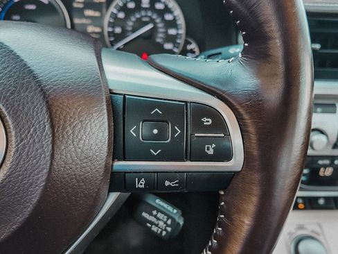 Used 2017 Lexus ES 300h image 8