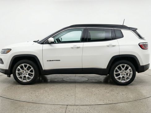 Used 2025 Jeep Compass Limited AWD/4WD image 5