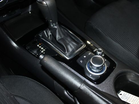 Used 2016 MAZDA MAZDA3 i Sport w/ Preferred Equipment Package FWD image 19