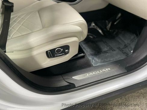 Used 2021 Jaguar F-PACE S image 23