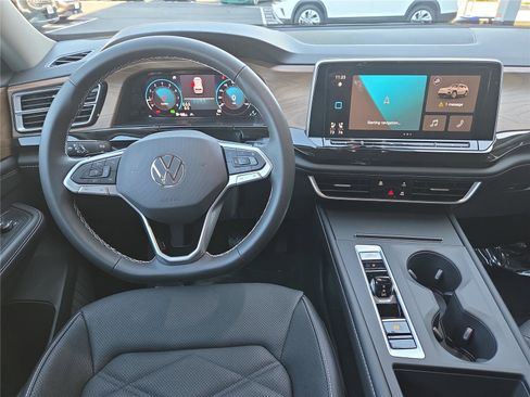 New 2026 Volkswagen Atlas SE image 16