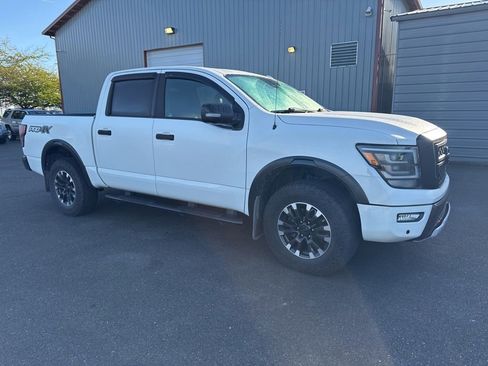 Used 2021 Nissan Titan PRO-4X w/ Pro-4x Convenience Package image 7