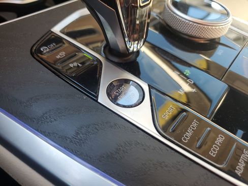 Used 2022 BMW X7 xDrive40i w/ Premium Package image 25