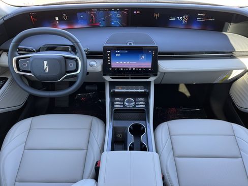 New 2026 Lincoln Nautilus Premier image 15