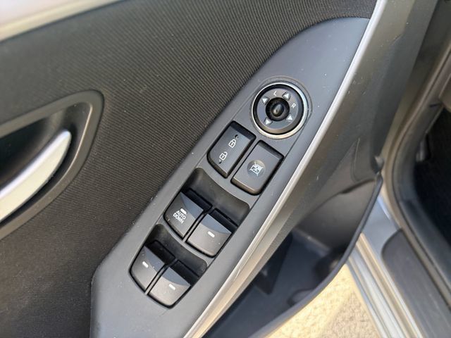 Used 2016 Hyundai Elantra GT FWD image 26