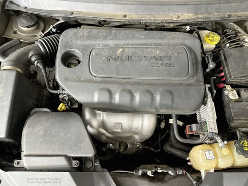 Used 2019 Jeep Cherokee Limited w/ Luxury Group FWD image 32