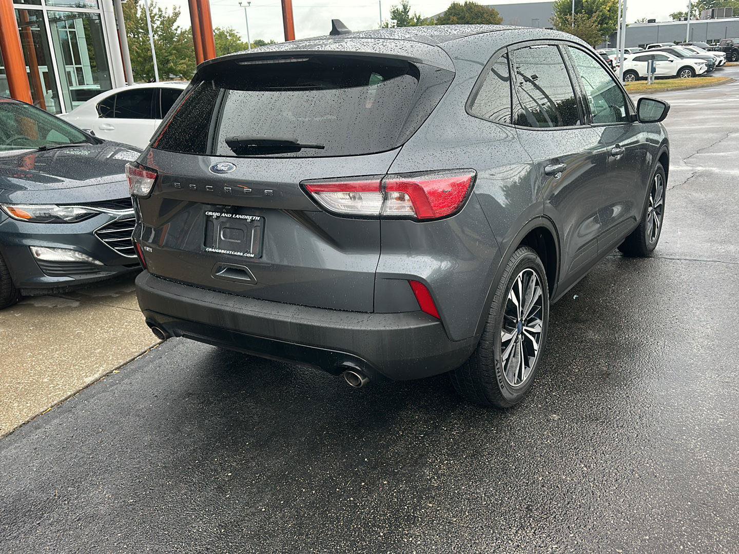Used 2022 Ford Escape SE w/ SE Sport Appearance Package FWD image 3