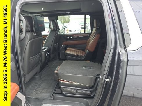 Used 2024 GMC Yukon XL Denali Ultimate w/ LPO, Floor Liner Package AWD/4WD image 17