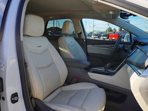 Used 2018 Cadillac XT5 Luxury w/ LPO, Sport Package image 30