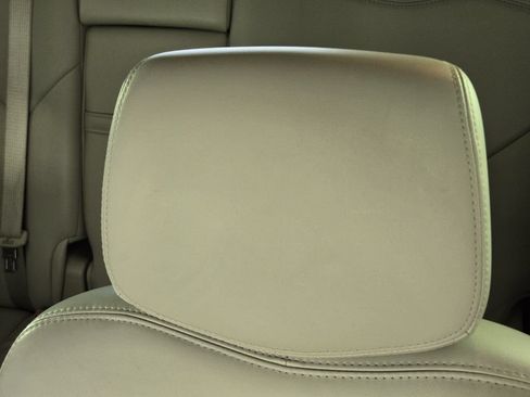 Used 2015 Cadillac SRX Luxury w/ Driver Awareness Package FWD image 27