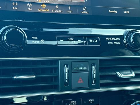 Used 2023 Nissan Armada SL w/ Captain's Chairs Package image 33