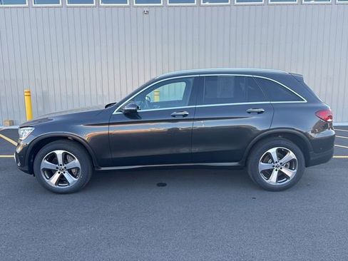 Used 2021 Mercedes-Benz GLC 300 4MATIC image 4