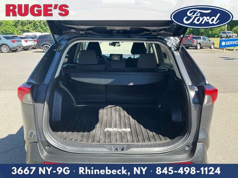 Used 2021 Toyota RAV4 XLE w/ XLE Grade Weather Package AWD/4WD image 13