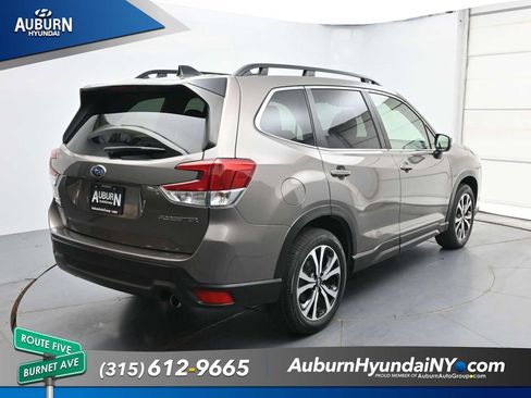 Used 2024 Subaru Forester Limited AWD/4WD image 2