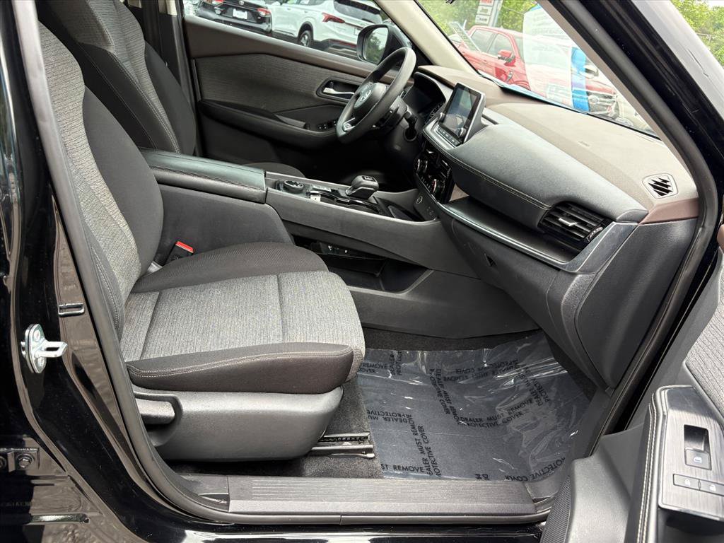 Used 2021 Nissan Rogue SV AWD/4WD image 18