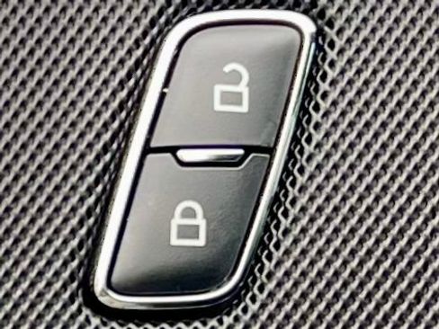 Used 2021 Ford Explorer XLT w/ Equipment Group 202A image 26