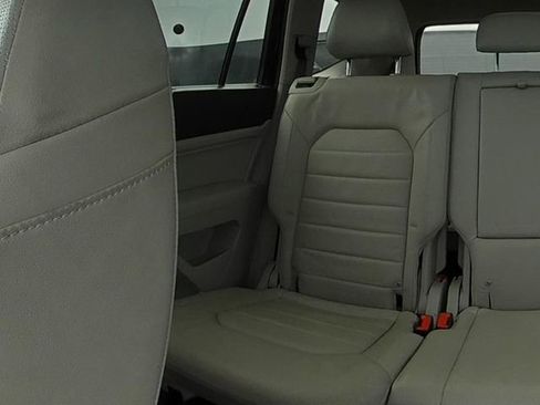 Used 2018 Volkswagen Atlas SEL Premium image 23