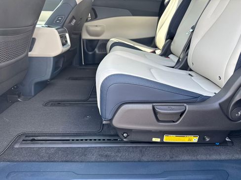 New 2026 Kia Carnival SX image 21