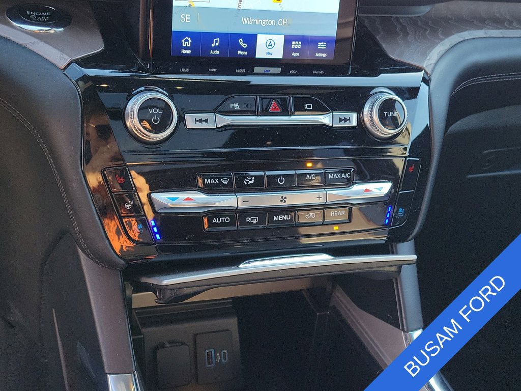Used 2023 Ford Explorer Platinum w/ Technology Package AWD/4WD image 24