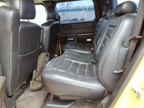 Used 2005 HUMMER H2 SUT w/ Preferred Equipment Group AWD/4WD image 12