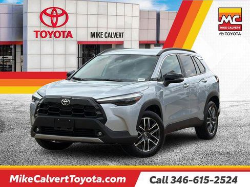 Certified 2026 Toyota Corolla Cross XLE FWD image 1