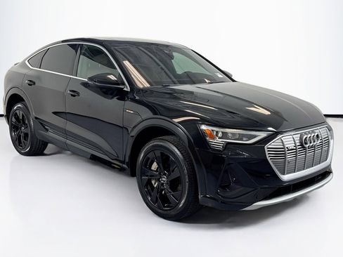 Used 2022 Audi e-tron Premium image 3